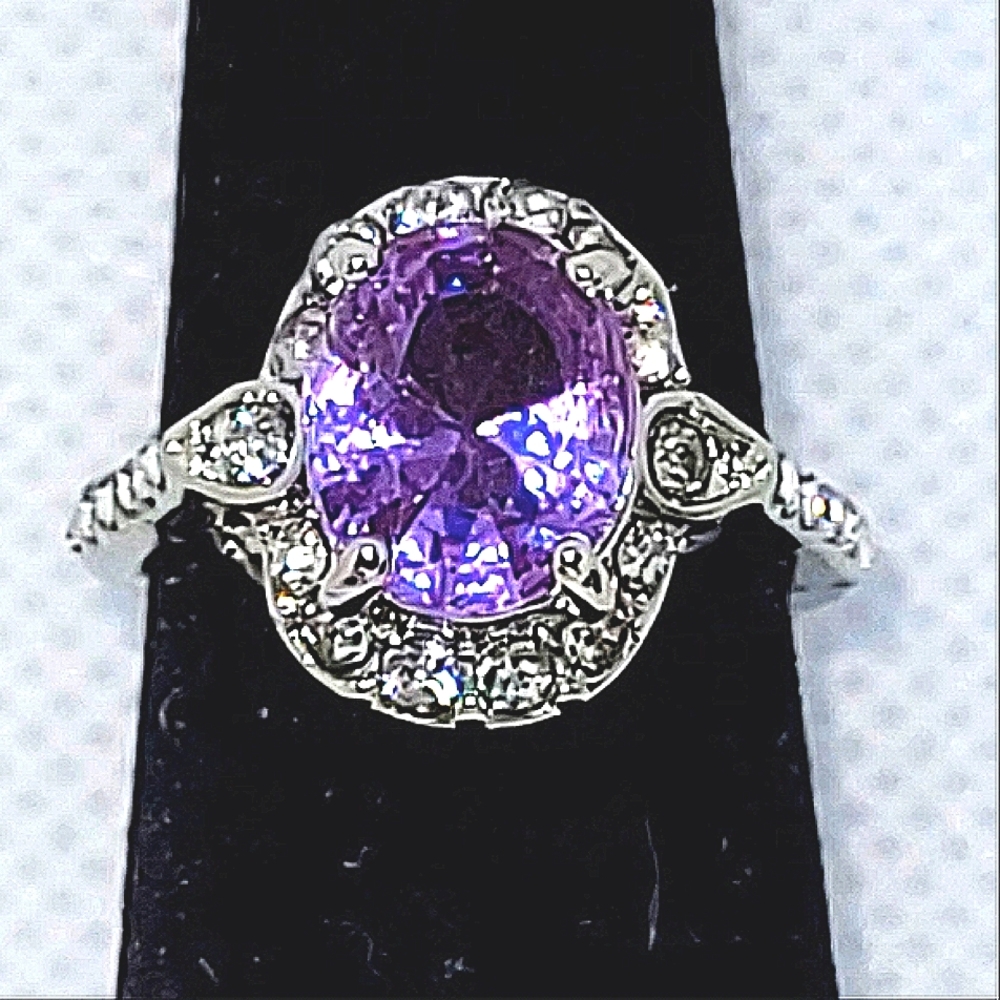 💥Silver Ring with Large Amethyst Stone Surrounded by Clear Stones. 💥